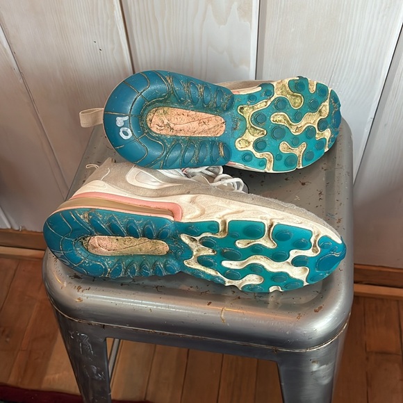 Nike Air 270 React Women’s Size 7 - Picture 6 of 6